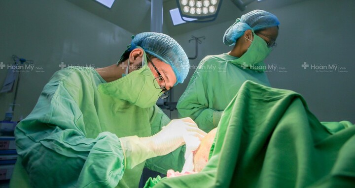 Tin tức đời sống ngày 16/9: Phẫu thuật loại bỏ 13 khối u mọc quanh đầu nam bệnh nhân