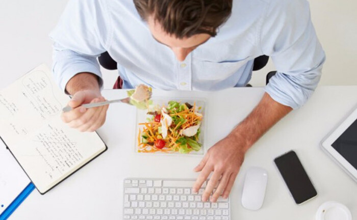 11 thói quen cực hại dạ dày nhưng nhiều người vẫn vô tư mắc phải