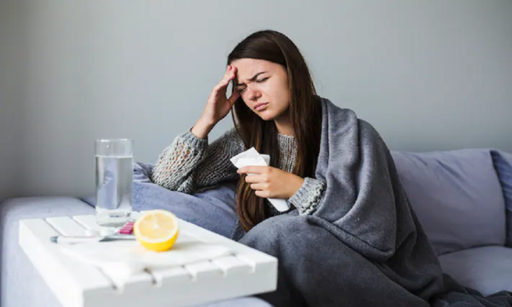Làm cách nào để phân biệt cúm và COVID-19?