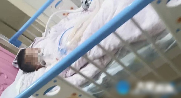 Con trai đang khỏe mạnh bỗng có nguy cơ thành người thực vật, bố hối hận khóc không thành tiếng