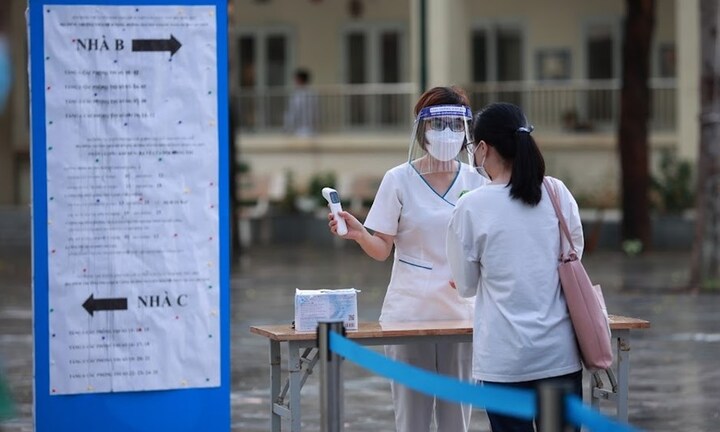 Dịch COVID-19 diễn biến phức tạp, nhiều địa phương cho học sinh tạm dừng đến trường