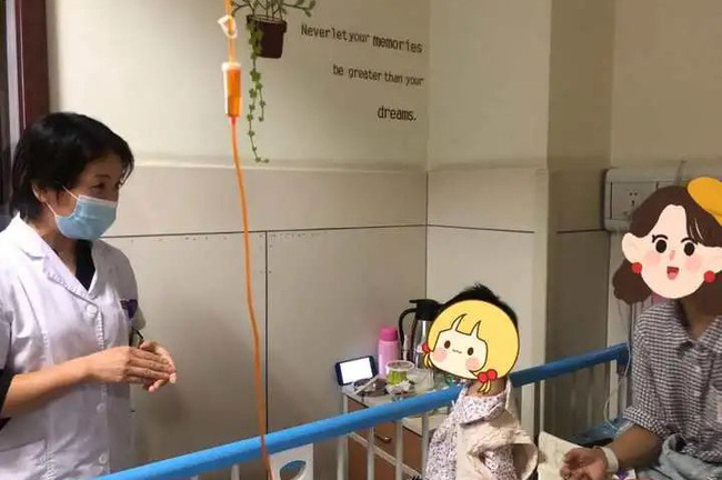 Con gái 2 tuổi ốm yếu liên tục vào viện, bố thú nhận một chuyện khiến mẹ tức phát khóc