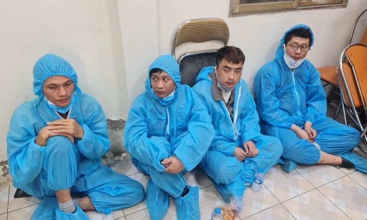 Phát hiện ô tô chở 4 người Trung Quốc nhập cảnh trái phép