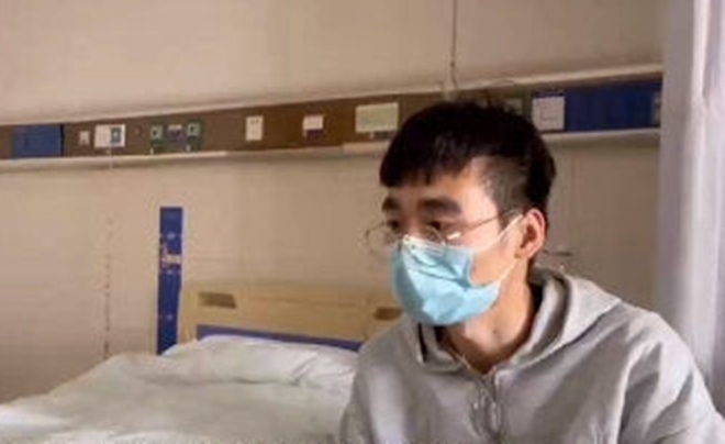 Chọn bài khó để hát karaoke, nam thanh niên 25 tuổi tổn thương phổi suýt mất mạng