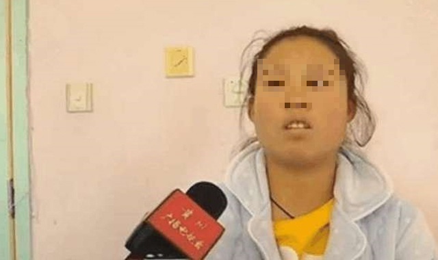 Mẹ trẻ bàng hoàng vì tưởng sinh con trai mà nhận về con gái, lời giải thích của bệnh viện gây phẫn nộ