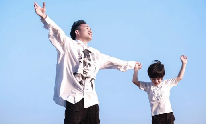 Ca sĩ Tùng Dương: 