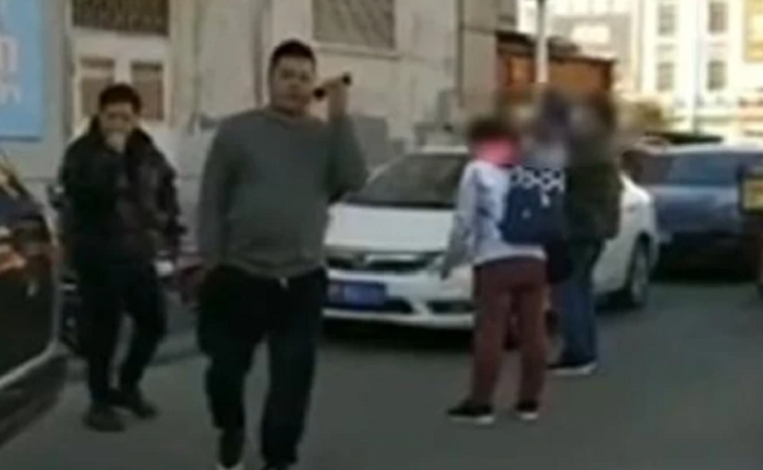 Báo cảnh sát định tóm gọn bọn bắt cóc, người đàn ông ngớ ngưới khi biết sự thật đầy bất ngờ