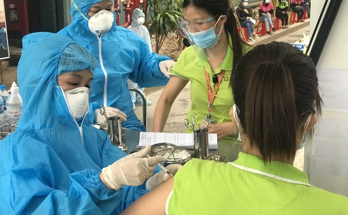 Khẩn trương hoàn tất tiêm vaccine ngừa COVID-19 mũi bổ sung, nhắc lại trong quý I/2022