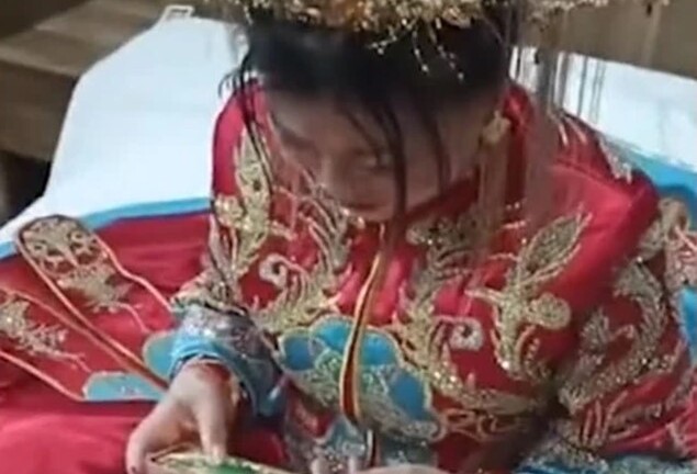 Tin tức đời sống ngày 1/2: Cô dâu có hành động gây sốc khi đoàn rước dâu sắp đến