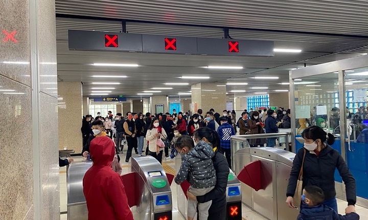 Lượng khách đi tàu điện Cát Linh – Hà Đông cao kỷ lục trong dịp Tết Nguyên đán