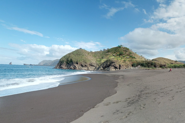 Indonesia: Sóng lớn cuốn trôi hơn 20 người ra biển, ít nhất 10 người tử vong