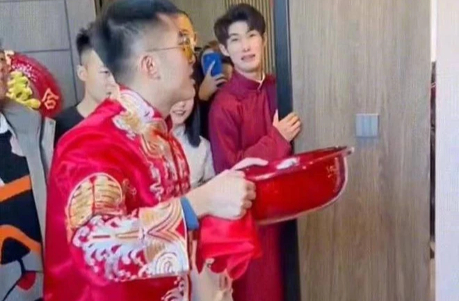 Chú rể cáu tiết bỏ về khi đang đón dâu, dân tình phẫn nộ khi biết lý do