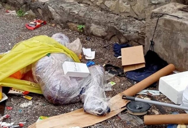 Nam nhân viên tái mặt báo cảnh sát vì thấy thi thể quấn trong chăn, sự thực gây ngỡ ngàng