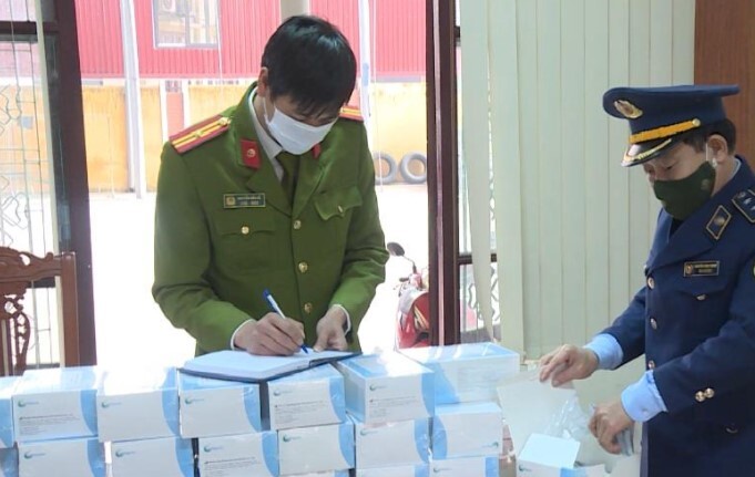 Thu giữ hơn 1.000 kit test nhanh COVID-19 không rõ nguồn gốc