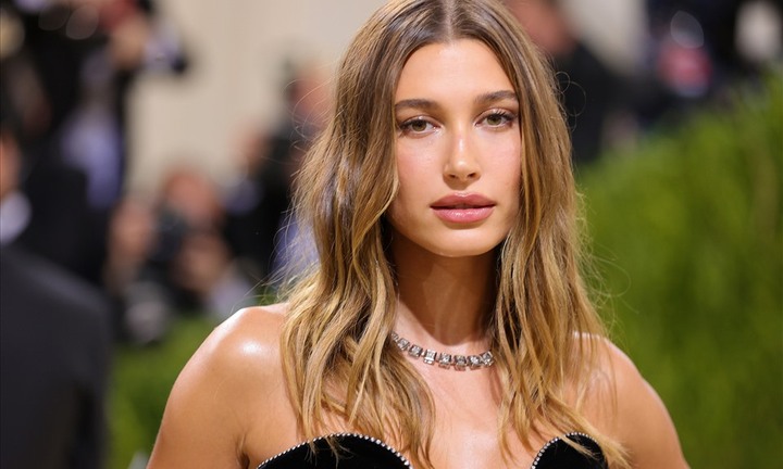 Bà xã Justin Bieber nhập viện cấp cứu do có dấu hiệu giống đột quỵ