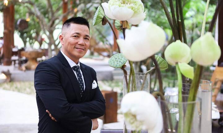 NTK Đinh Văn Thơ làm show thời trang áo dài đúng ngày Quốc tế Hạnh phúc 20/3