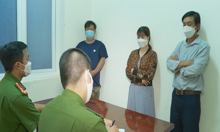 Vụ đánh ghen, ép người tình của chồng viết giấy nợ: Khởi tố 2 đối tượng