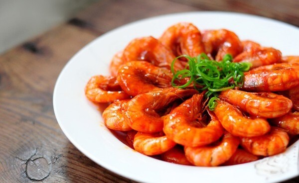 Cách làm tôm rim sa tế cay nồng đơn giản tại nhà