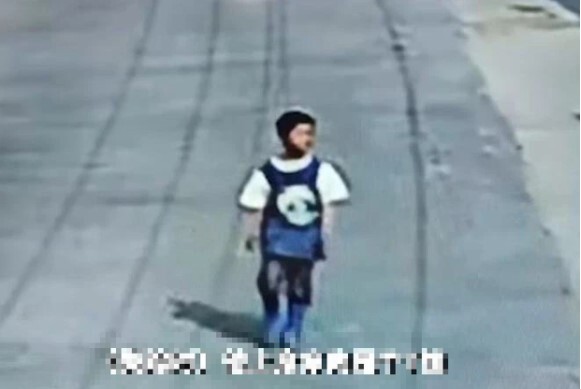 Bé trai 4 tuổi mất tích bí ẩn, 2 ngày sau thi thể được tìm thấy ở nơi bất ngờ