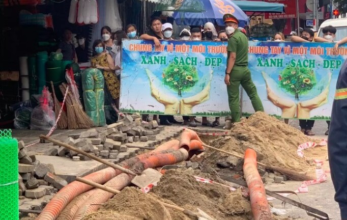 Đà Nẵng: Phát hiện cánh tay người khi đào cống sửa điện