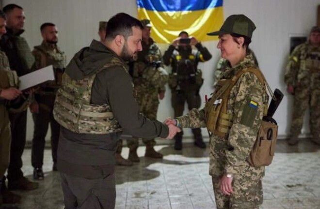 Tổng thống Ukraine đến Kharkiv, lần đầu xuất hiện bên ngoài Kiev