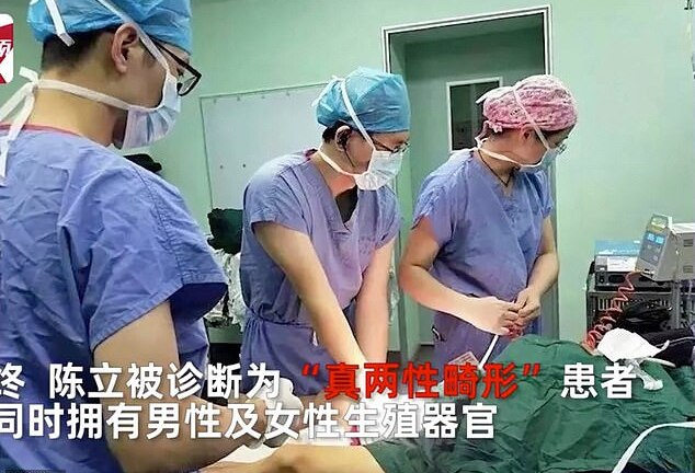 Ngỡ ngàng người đàn ông có tử cung, buồng trứng và kinh nguyệt