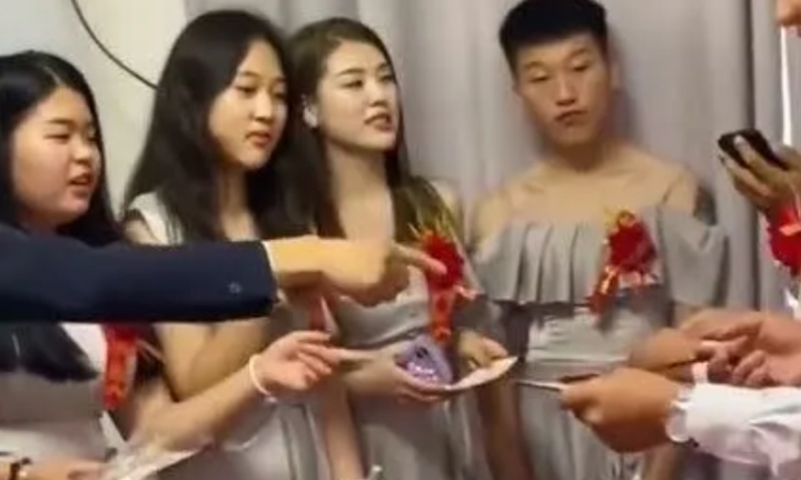 Đám cưới gây xôn xao cộng đồng mạng vì sự xuất hiện của phù dâu đặc biệt