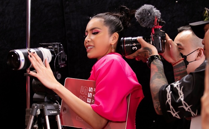 Minh Tú gây sốt khi loại thí sinh Hoa hậu Thể thao bằng bài kiểm tra kiến thức