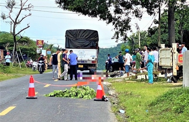 Đắk Lắk: Ô tô tải va chạm xe đạp điện, bé 12 tuổi tử vong tại chỗ