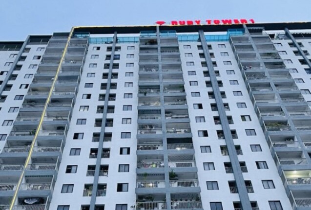 Kịp thời giải cứu cô gái ở Thanh Hóa định nhảy từ tầng 21 chung cư