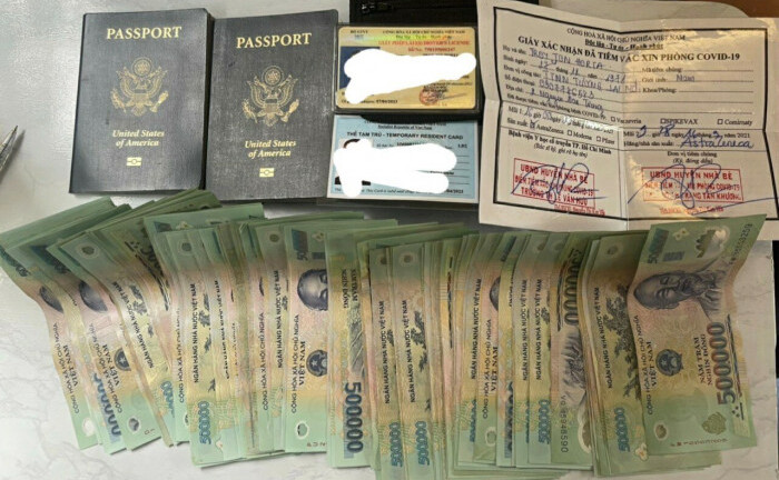 Phát hiện hơn 50 triệu đồng khách nước ngoài bỏ quên trên tàu
