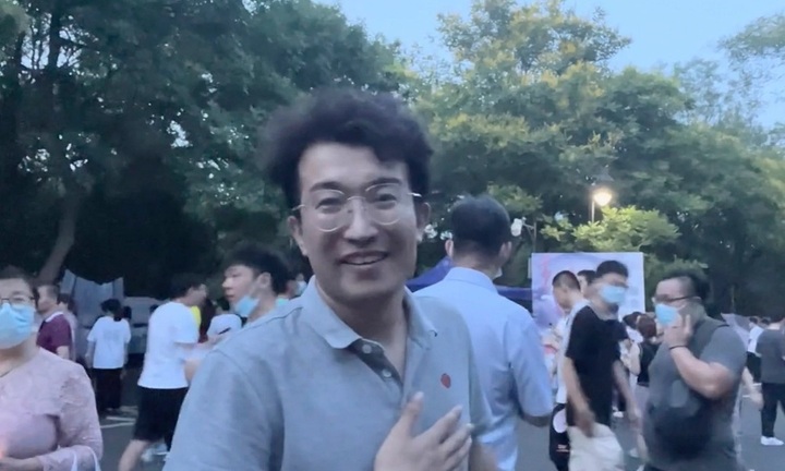 Thanh niên quay video định “lừa” mẹ chuyện đi xem mắt, ai ngờ bị lộ chỉ vì bất cẩn