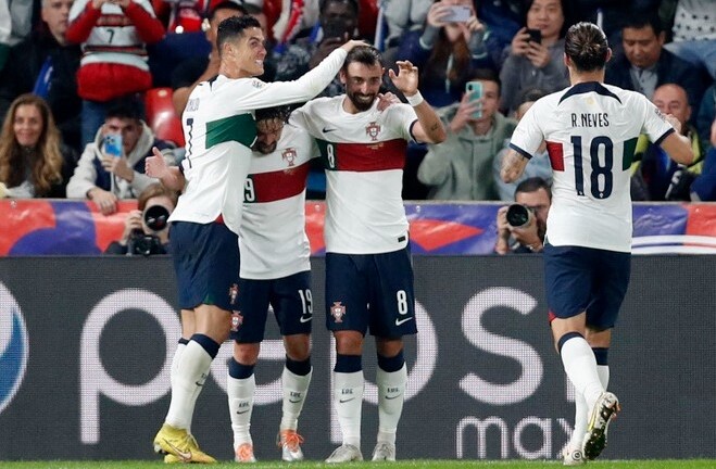 Dàn sao MU tỏa sáng giúp Bồ Đào Nha vươn lên dẫn đầu bảng