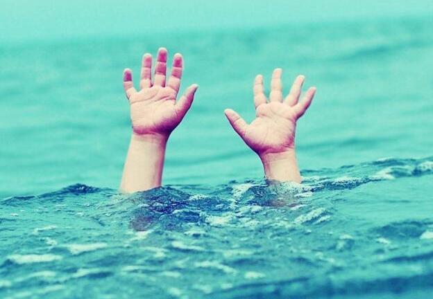 Bé trai 2 tuổi đuối nước do ngã vào bể cá cảnh, tiên lượng xấu