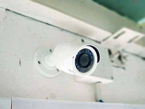 Người đàn ông lắp camera trong phòng con, ngờ đâu biết bí mật động trời của vợ