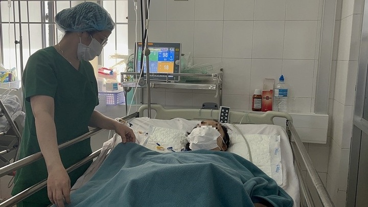 Tin tức đời sống ngày 28/12: Kích hoạt báo động đỏ cứu bệnh nhân sốc đa chấn thương nguy kịch
