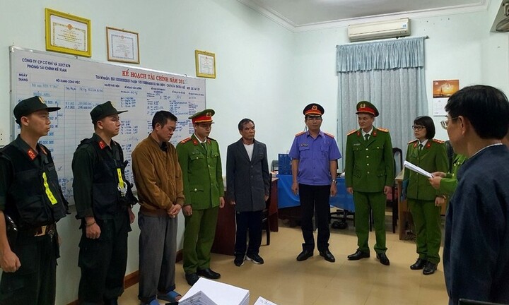 Bắt nguyên giám đốc và 3 thuộc cấp lập hồ sơ khống, chiếm đoạt hơn 34 tỷ đồng