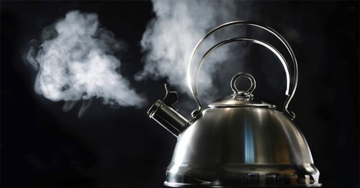 Tin tức đời sống ngày 12/3: Bé 18 tháng tuổi bị bỏng nước sôi nặng