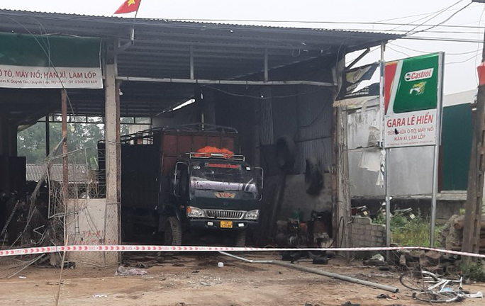 Nghệ An: 6 người thương vong sau tiếng nổ lớn tại gara ô tô