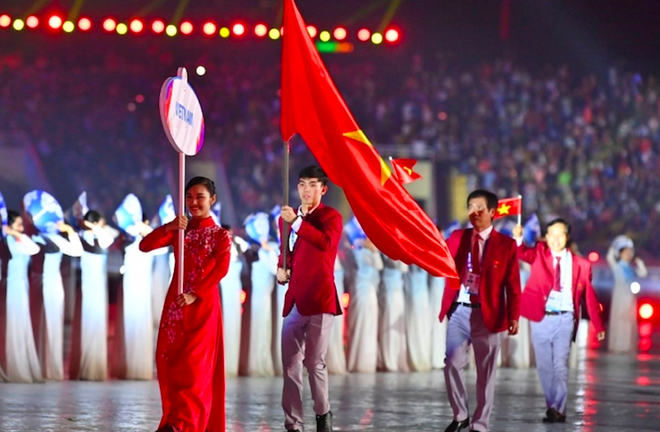 VĐV Nguyễn Huy Hoàng là người cầm cờ Đoàn Thể thao Việt Nam tại SEA Games 32