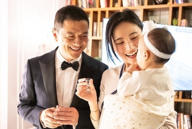 Tài tử “Anh hùng xạ điêu” Lý Á Bằng bị cưỡng chế trả nợ gần 136 tỷ đồng