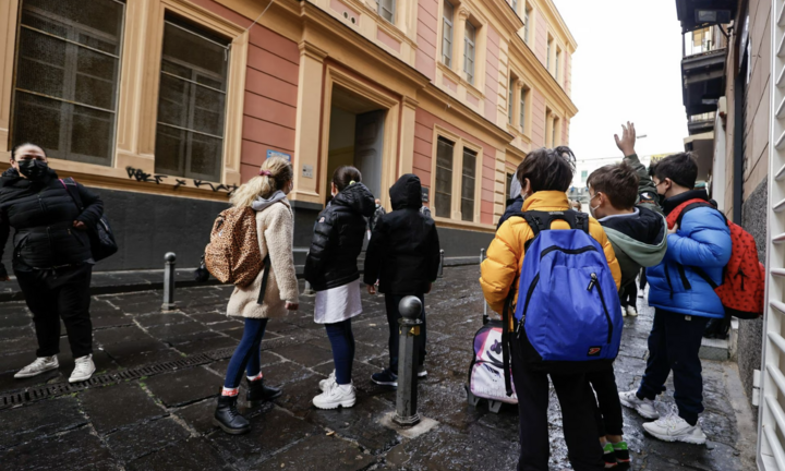 Bộ trưởng Giuseppe Valditara: Khủng hoảng sinh đẻ đang thu nhỏ các lớp học ở Italy