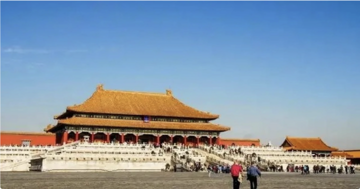 Vì sao Tử Cấm Thành rộng lớn nhưng không có lấy một nhà vệ sinh?