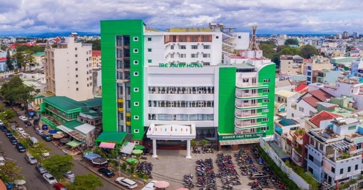 Nhà hàng, khách sạn 3 sao đang kinh doanh tốt... cũng bị ngân hàng rao bán