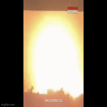 Video: Nga đánh trúng kho đạn lớn của Ukraine, cả bầu trời đêm sáng rực