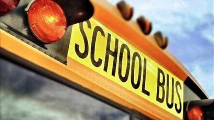 Bé gái 10 tuổi đeo khẩu trang sai cách, cách tài xế xe buýt hành xử gây phẫn nộ