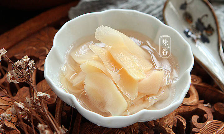 Gừng ngâm chua ngọt, vừa dễ ăn lại giúp phòng ngừa cảm cúm