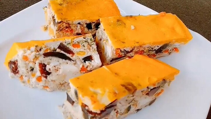 Trứng hấp tam sắc thơm béo, màu sắc bắt mắt lại cực ngon miệng