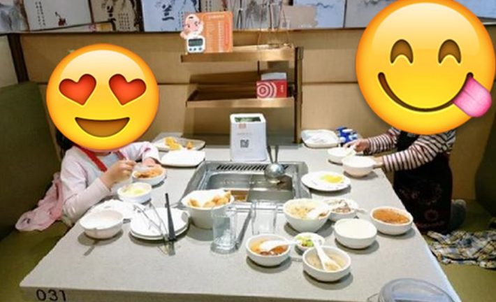 Bức ảnh ăn uống gây xôn xao: Cách dạy con khác biệt giữa bà mẹ 