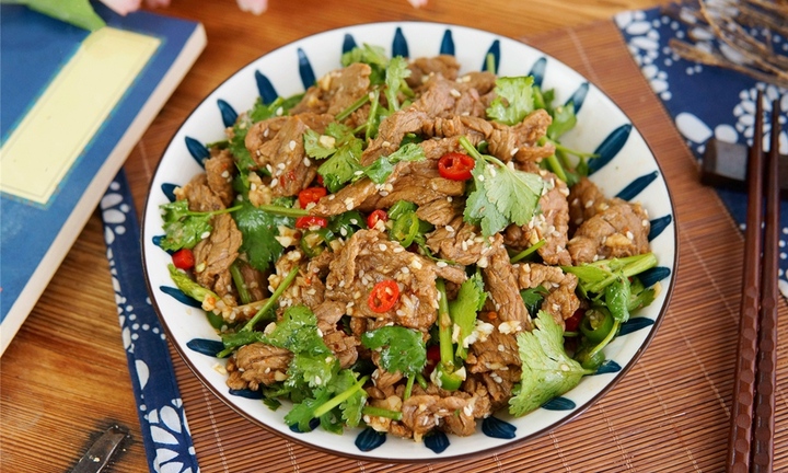 Muốn có thịt bò ngon mềm mà làm siêu nhanh thì phải thử ngay cách làm thịt bò trộn sau